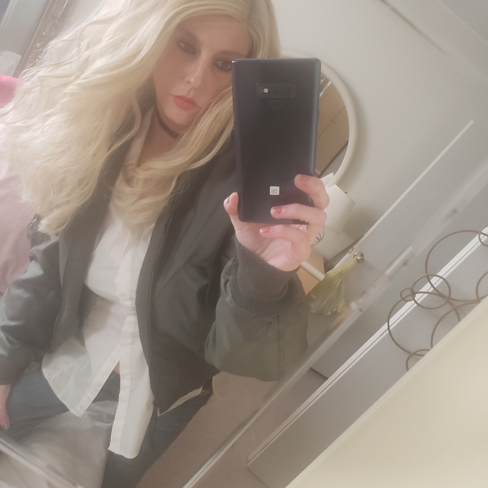Meet your Posher, Lucinda